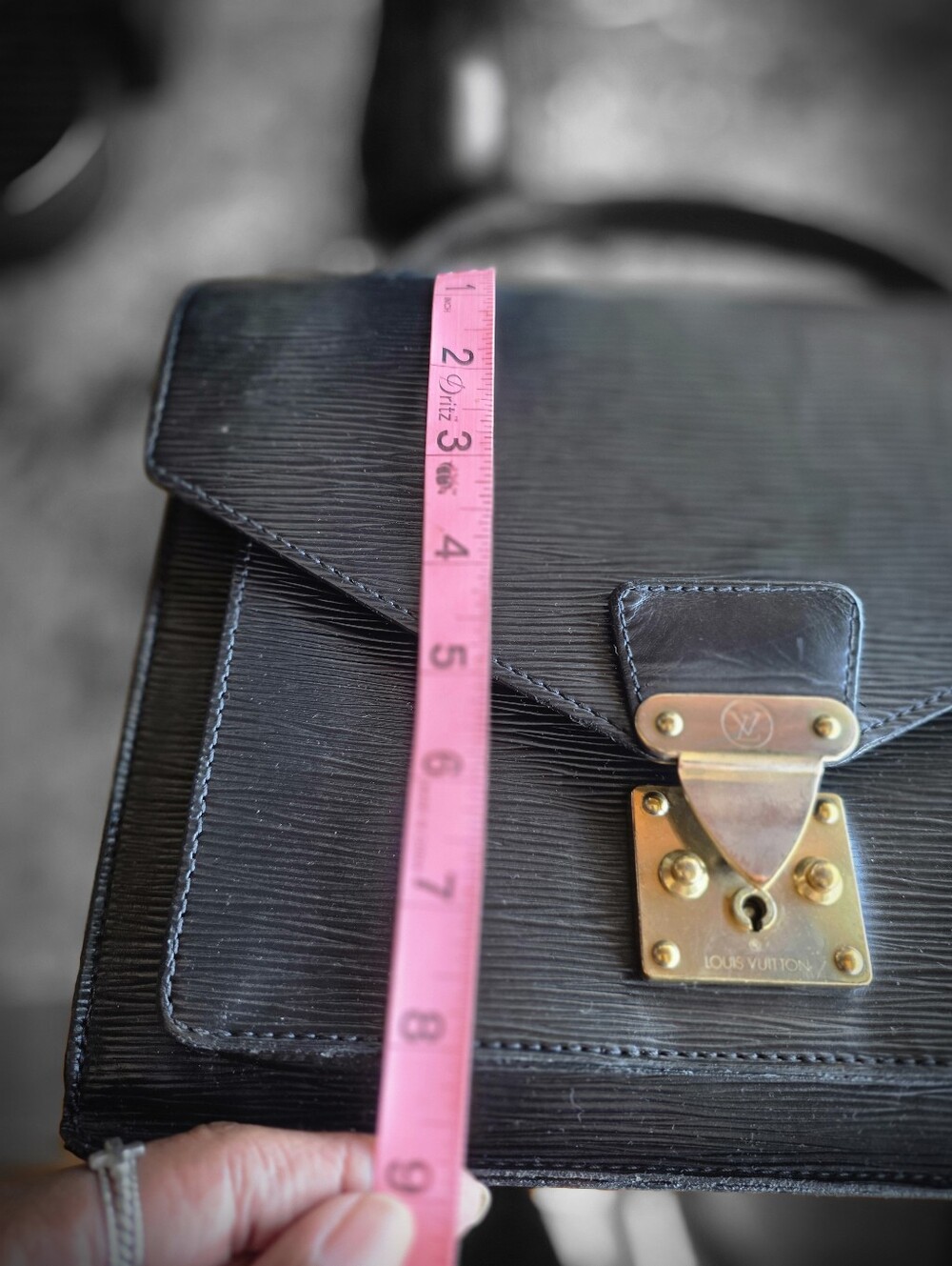 Louis Vuitton Black Epi Clutch w/Wallet - Picture 9 of 17